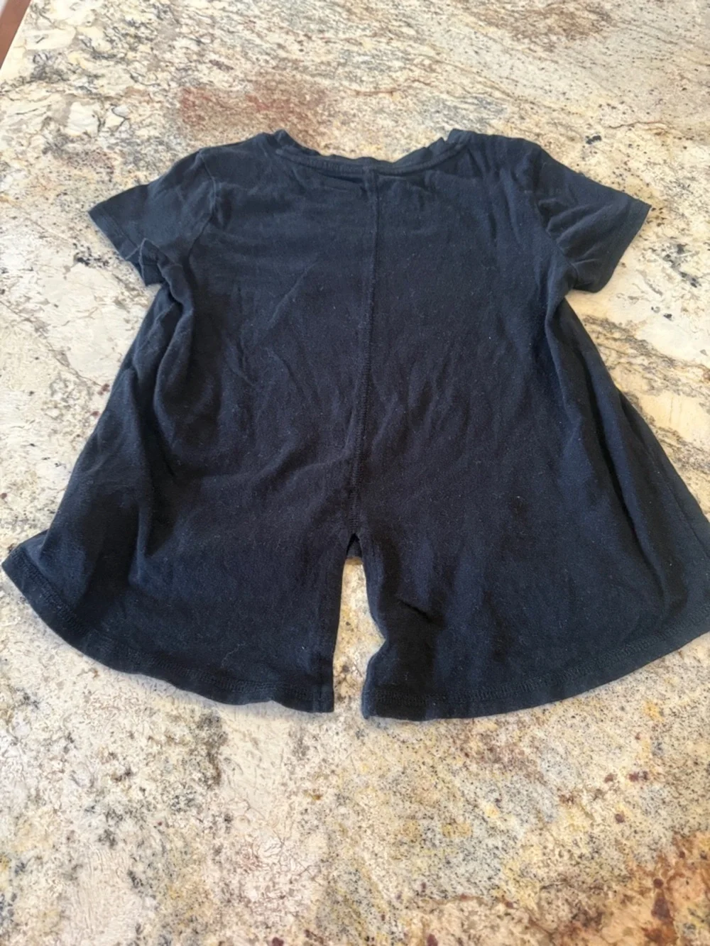 Old Navy Black Short Sleeve Tee with Gold Sequin Unicorn Girls Size 6-7